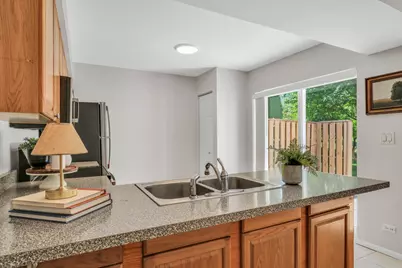 932 Chase Court, Gurnee, IL 60031 - Photo 8
