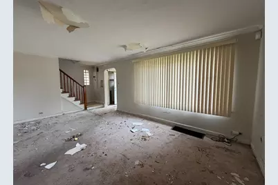8545 S Euclid Avenue, Chicago, IL 60617 - Photo 2