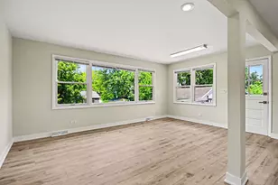 1312 W Oakmont Rd, Hoffman Estates, IL 60169 - Photo 18