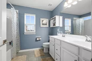 47 Nicholas Dr E, Des Plaines, IL 60016 - Photo 14