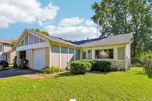 1087 Pheasant Run Ln, Aurora, IL 60504 - Photo 2