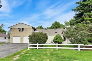 10238 W Wadsworth Rd, Beach Park, IL 60099 - Photo 4
