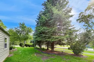 10238 W Wadsworth Rd, Beach Park, IL 60099 - Photo 6