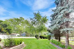 10238 W Wadsworth Rd, Beach Park, IL 60099 - Photo 8