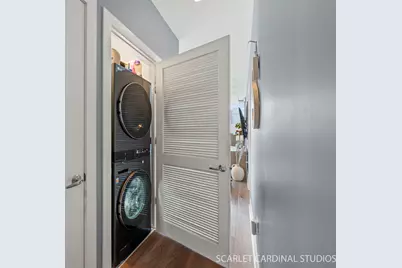 110 W Superior Street #1501, Chicago, IL 60654 - Photo 16