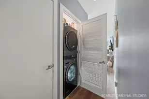 110 W Superior St, Chicago, IL 60654 - Photo 16