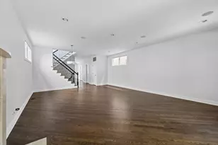 2041 N Whipple St, Chicago, IL 60647 - Photo 12