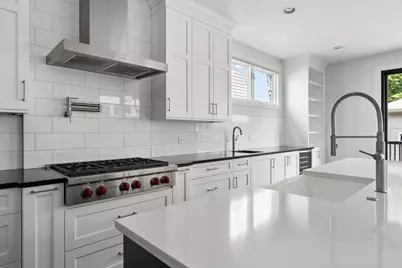 2041 N Whipple Street, Chicago, IL 60647 - Photo 8