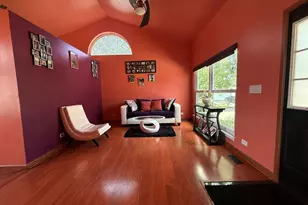 559 Payton Ln, Bolingbrook, IL 60440 - Photo 2