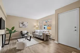 1711 W Estes Ave, Chicago, IL 60626 - Photo 2