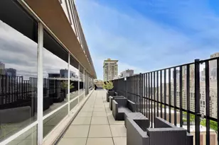 201 E Chestnut St, Chicago, IL 60611 - Photo 46