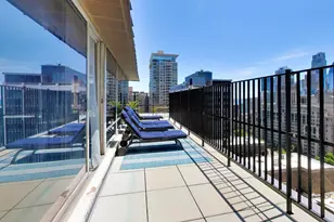 201 E Chestnut St, Chicago, IL 60611 - Photo 42