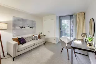 201 E Chestnut St, Chicago, IL 60611 - Photo 6
