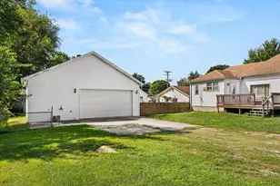 139 W Second St, Streator, IL 61364 - Photo 4
