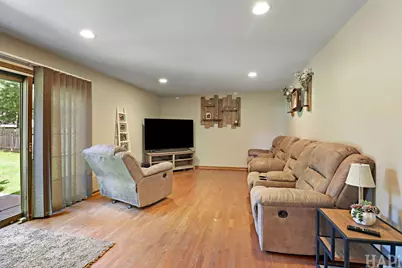 1109 Hollywood Boulevard, McHenry, IL 60050 - Photo 8