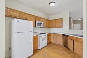 2986 Waters Edge Cir, Aurora, IL 60504 - Photo 12