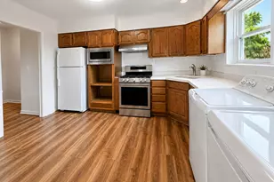 3923 Howard St, Skokie, IL 60076 - Photo 4