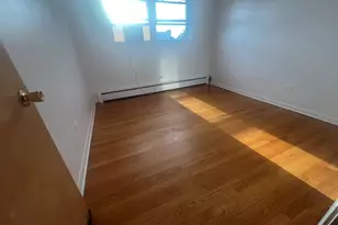 3923 Howard St, Skokie, IL 60076 - Photo 10