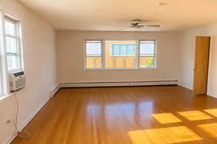 3923 Howard St, Skokie, IL 60076 - Photo 2