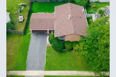 607 N Ashbury Avenue, Bolingbrook, IL 60440 - Photo 4