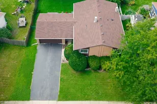 607 N Ashbury Ave, Bolingbrook, IL 60440 - Photo 4