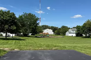 510 Meadow Hill Ln, Round Lake Beach, IL 60073 - Photo 20
