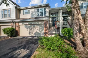 3023 Saganashkee Ln, Naperville, IL 60564 - Photo 2
