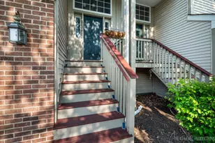 3023 Saganashkee Ln, Naperville, IL 60564 - Photo 4