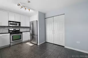 3023 Saganashkee Ln, Naperville, IL 60564 - Photo 8