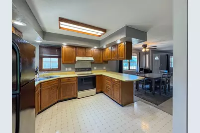 1919 S Jefferson Street, Tilton, IL 61833 - Photo 4