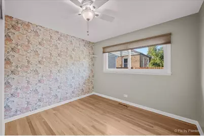 325 S Edson Avenue, Lombard, IL 60148 - Photo 16
