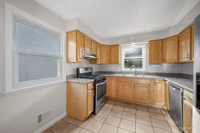 325 S Edson Avenue, Lombard, IL 60148 - Photo 8