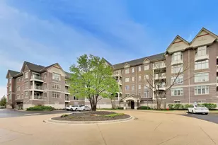 425 Village Green, Lincolnshire, IL 60069 - Photo 2