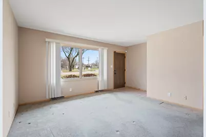 541 N Edgelawn Drive #541, Aurora, IL 60506 - Photo 12