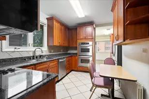 6520 N Fairfield Ave, Chicago, IL 60645 - Photo 8