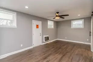 8500 S Prairie Ave, Chicago, IL 60619 - Photo 12
