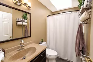 15 Saratoga Ct, Grayslake, IL 60030 - Photo 50