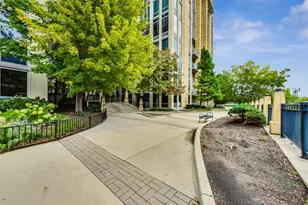 720 N Larrabee St, Chicago, IL 60654 - Photo 22