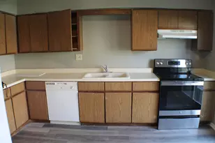 2902 31st St, Zion, IL 60099 - Photo 14