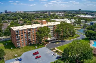 2000 St Regis Dr, Lombard, IL 60148 - Photo 24