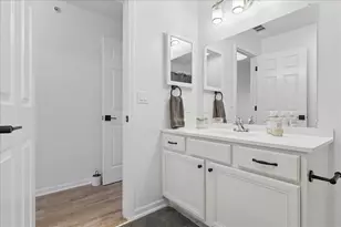 1116 Kensington Dr, Northbrook, IL 60062 - Photo 14