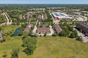 1116 Kensington Dr, Northbrook, IL 60062 - Photo 6