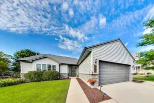 907 Joanne Dr, Minooka, IL 60447 - Photo 1