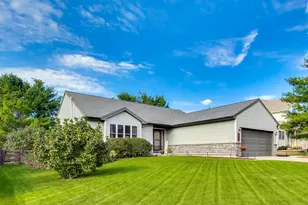 907 Joanne Dr, Minooka, IL 60447 - Photo 2