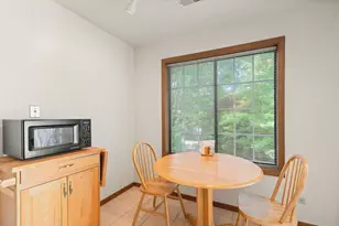 1410 W Partridge Ln, Arlington Heights, IL 60004 - Photo 12