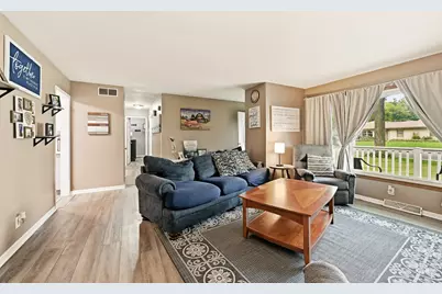 16 Greenbriar Drive, Montgomery, IL 60538 - Photo 8