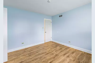18136 Oakwood Avenue, Lansing, IL 60438 - Photo 8