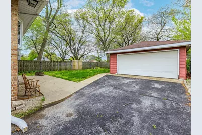 18136 Oakwood Avenue, Lansing, IL 60438 - Photo 26