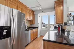 345 N LaSalle St, Chicago, IL 60654 - Photo 6