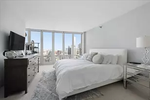 345 N LaSalle St, Chicago, IL 60654 - Photo 10